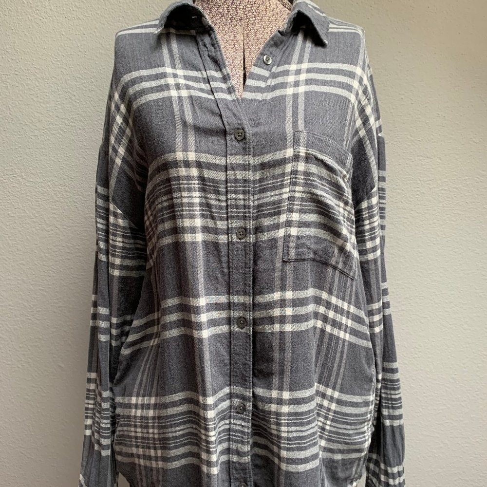 Community Women's Linen-Cotton Button Down Shirt